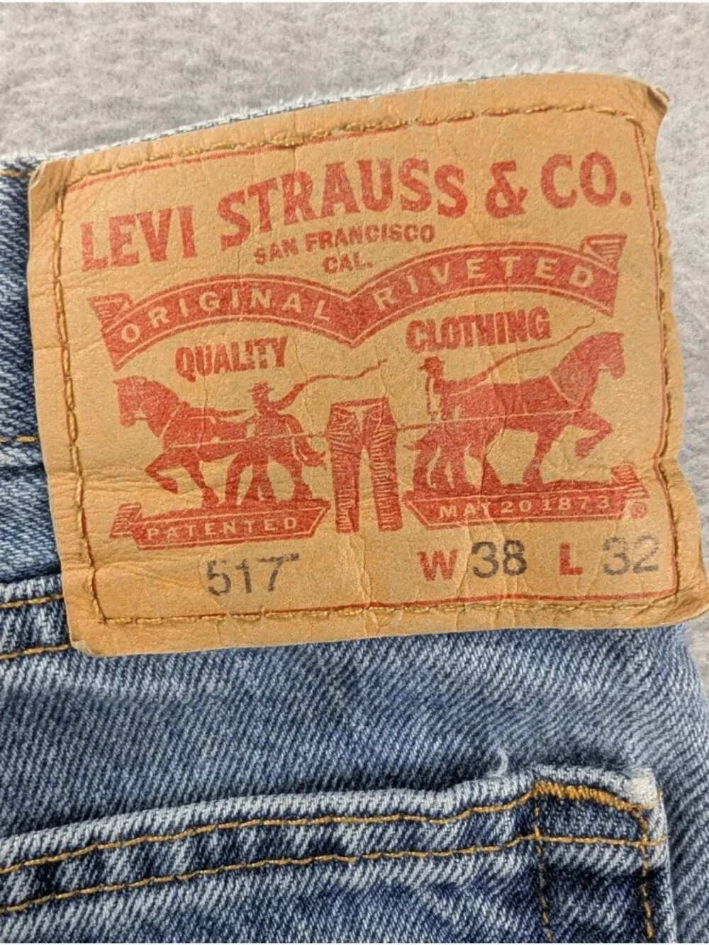 Levis 517 Jeans Mens 38x31 Blue Medium Wash Slim Bootcut Mid Rise Denim Zip Fly